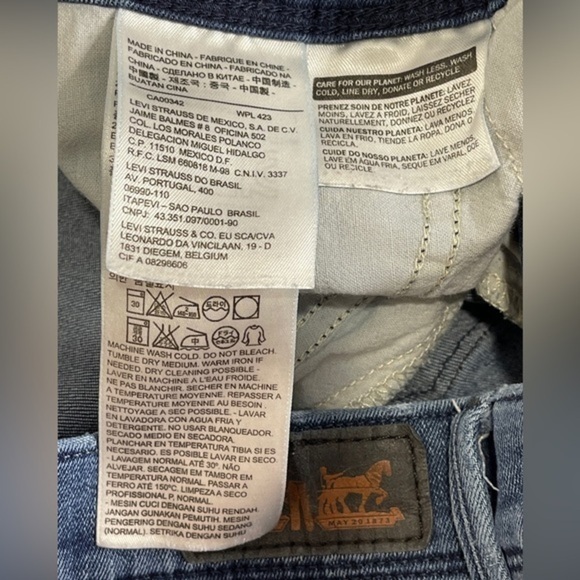 Levi's 512 Perfectly Slimming High Waist Straight Leg Jeans Size 12 - Picture 6 of 12